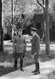 Maintain: Benito Mussolini and Adolf Hitler in his headquarters Wolfss