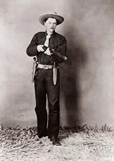 Revolvers: Bill Bennett, Wild West detective, armed ?