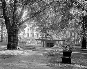 Sherwin: BERKELEY SQUARE