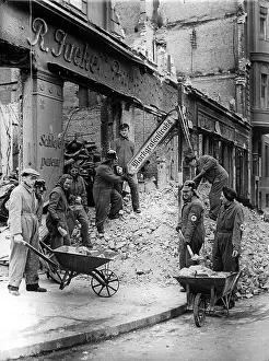 Markgrafenstrasse: Berlin Citizens Clearing Away Debris