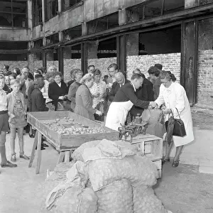Alimentation: Berlin - food for East Berlins 1953