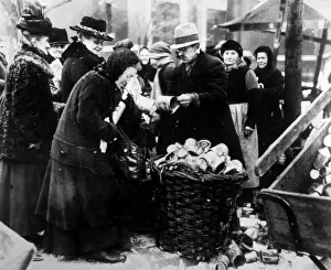 Indication: Berlin, Germany, the selling of tin cans ?