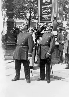 Corsage: Berlin policemen look at the solar eclipse in 1912