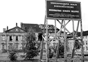 Bundesprasident: Berlin - ruin of Schloss Bellevue 1954