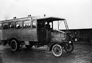 Omnibus: Berlin Transportation Troops Bus, 1911