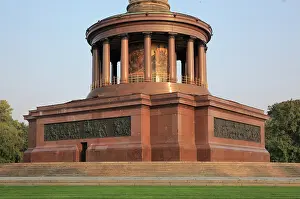 Lizzie: Berlin Victory Column, Berlin, Germany