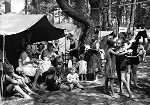 Mueggelsee: Berliner relax at Mueggelsee, 1933