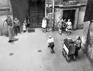 Grinder: Berliner tenement in Moabit, 1929