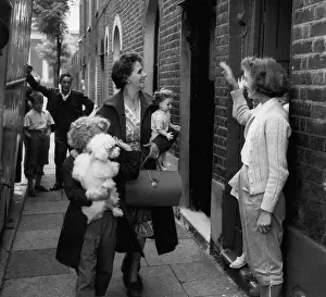 Neighbors: Bermondsey house move, 1957