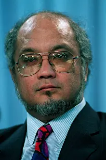 Nauru: Bernard Dowiyogo