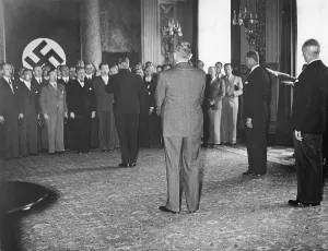 Choral: Bernhard Rust with a Danish student choir in Berlin, 193