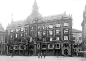 Internationally: Bernheimer House in Munich (probably around 1900)