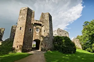 Pomeroy: Berry Pomeroy Castle