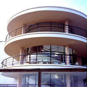 Agatha: Bexhill De La Warr Pavilion