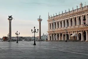 Scamozzi: Biblioteca Marciana and Columns of San Marco and