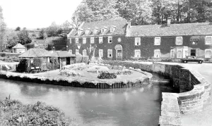 Bibury: Bibury, Swan Hotel c1960