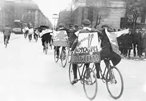 Campaigners: Bicycle group of the Center Party in Berlin, 1924