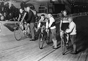 Helpers: Bicycle racing in Berlin, 1927