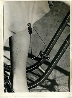 Modesty: Bicycles - Cycling