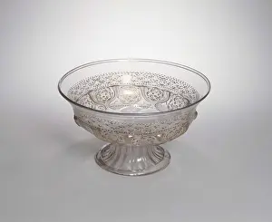 Crucify: Big dish with a stem
