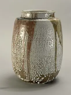 Spherical: Big pot with a grey bottom