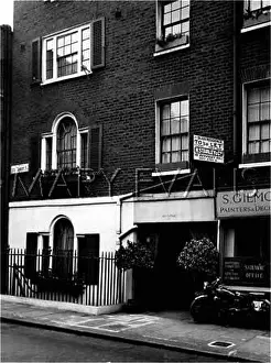 Renting: BIJOU RESIDENCE TO LET