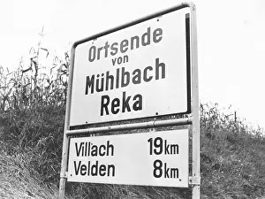 Bilingual: Bilingual place-name sign in Carinthia