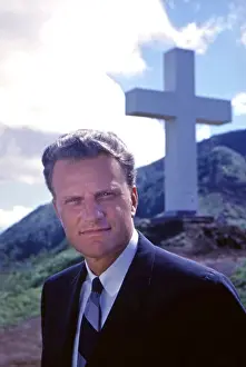 Schofield: Billy Graham in front of the Kolekole Cross ?