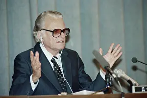 Pastor: Billy Graham visits Russia
