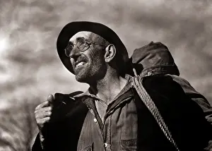 Duffel: Bindlestiff Portrait Hitchhiking Man Hobo King