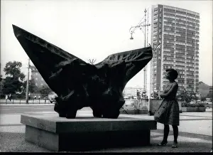 Hartung: Bird-shaped sculpture by Hartung in Berlin