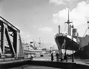 Berthing: BIRKENHEAD DOCKS