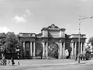 Gatehouses: BIRKENHEAD PARK GATEWAY
