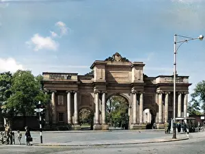 Gatehouses: BIRKENHEAD PARK GATEWAY