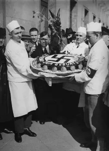 Congratulate: Birthday cake for Adolf Hitler, 1935