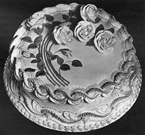 Tierd: Birthday Cake decorated with Roses