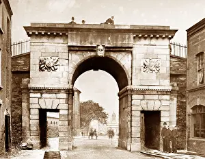 Derry: Bishop's Gate, Londonderry, Ireland - Ireland