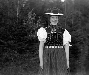 Pompoms: BLACK FOREST BRIDE