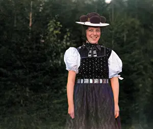Pompoms: BLACK FOREST BRIDE