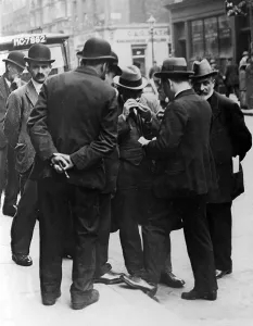 Surrounds: Black market in Berlin, 1920