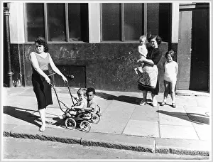 Southam: BLACK AND WHITE CHILDREN