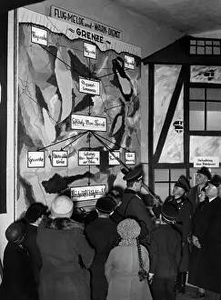 Explains: Blackout exercise in the air raid information center in