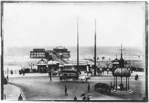 Prom: Blackpool Pier and Promenade