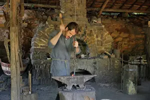 Novo: Blacksmith in the forge, Chateau de Guedelon