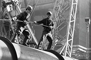 Fitters: Blast furnace mounting