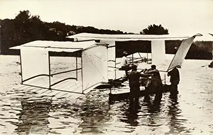 Voisin: Bleriot-Voisin float glider shortly after launch on the Sein