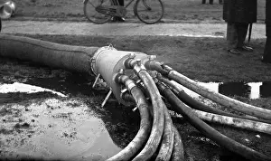 Quantities: Blitz in London -- emergency water mains for firefighting