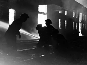 London At War: Blitz in London -- firefighters at work, Blackfriars, WW2