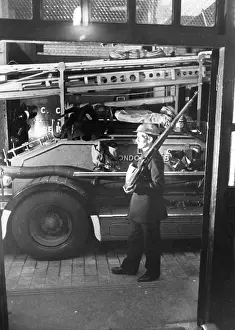 Blitz in London -- night at an AFS station, WW2