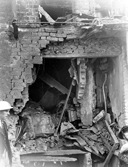 Fieldgate: Blitz in London -- public shelter, Fieldgate Street, WW2